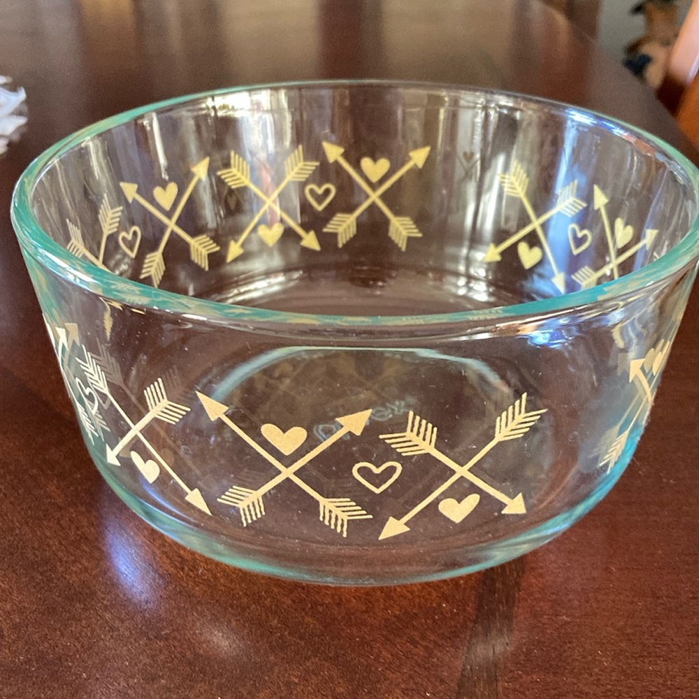 Vintage and rare Pyrex bowl